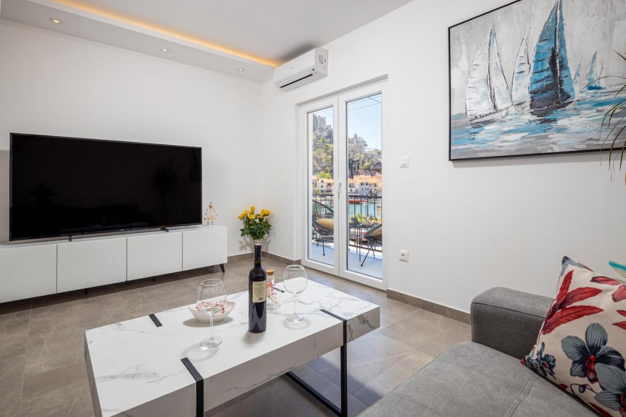 Apartment Navika Omiš Exterior foto