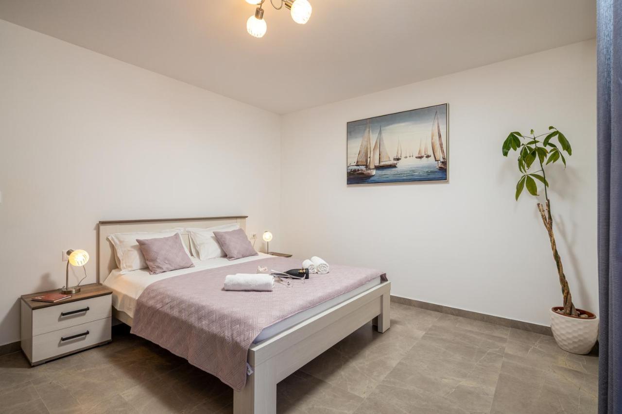 Apartment Navika Omiš Exterior foto