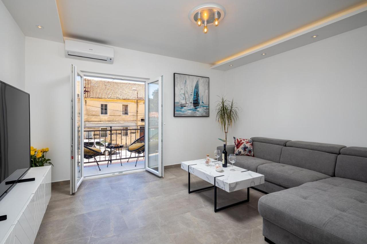 Apartment Navika Omiš Exterior foto